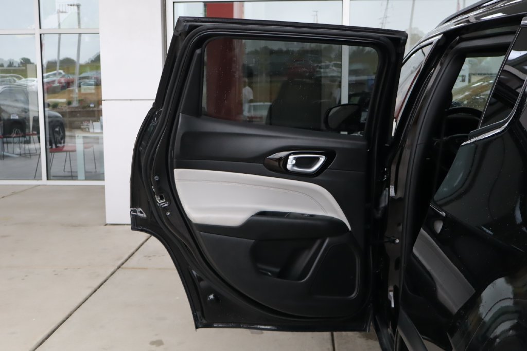 Used 2023 Jeep Compass Limited AWD/4WD image 29