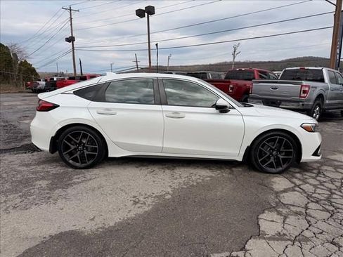 Used 2022 Honda Civic Sport Touring image 3