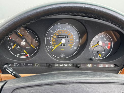 Used 1988 Mercedes-Benz 560 SL image 21