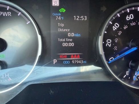 Used 2021 Toyota RAV4 LE AWD/4WD image 11