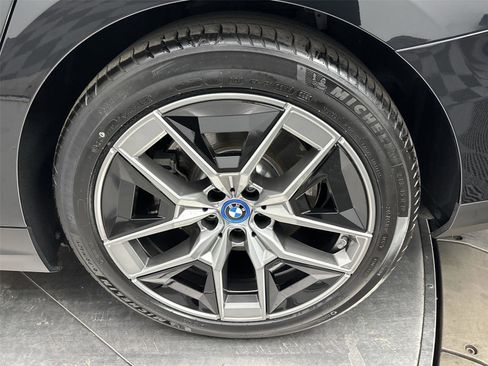 Used 2024 BMW i5 eDrive40i w/ M Sport Package image 27