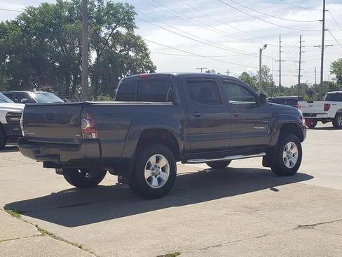 Used 2013 Toyota Tacoma 4x4 Double Cab w/ TRD Sport Pkg image 4