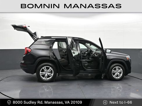 Used 2023 GMC Terrain SLE w/ Driver Convenience Package image 37