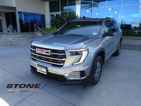 Certified 2025 GMC Acadia Elevation FWD image 3
