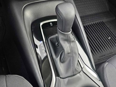 Certified 2025 Toyota Corolla LE image 25