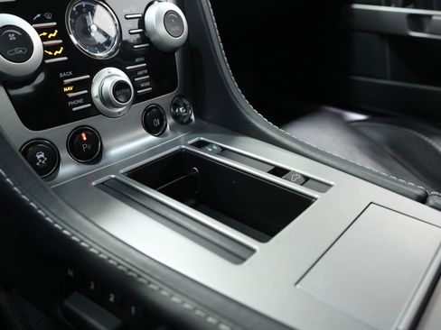 Used 2011 Aston Martin V8 Vantage Coupe RWD image 31