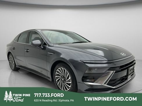 Used 2025 Hyundai Sonata SEL FWD image 1