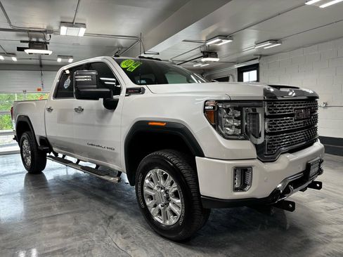 Used 2021 GMC Sierra 3500 Denali w/ Denali Ultimate Package AWD/4WD image 2