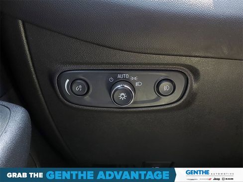 Used 2021 Chevrolet Equinox LT image 14