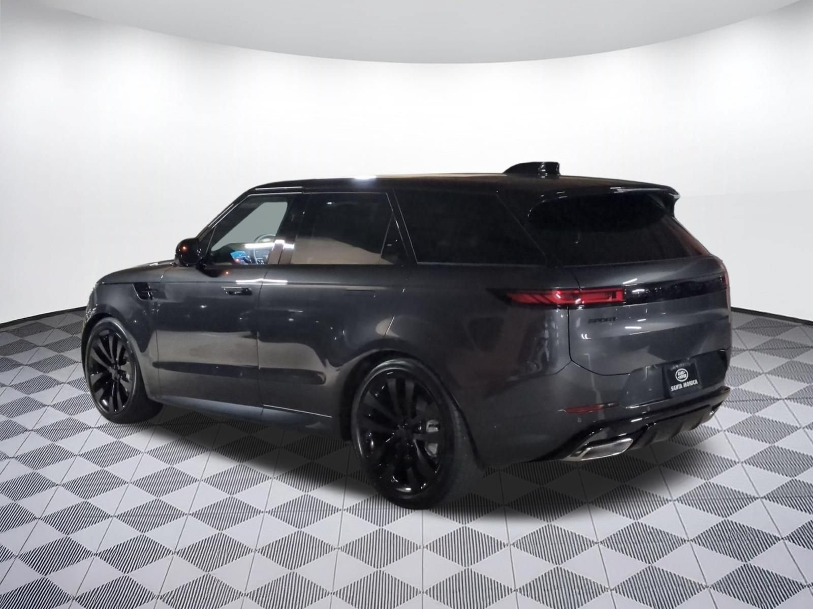 New 2027 Land Rover Range Rover Sport Dynamic SE AWD/4WD image 3