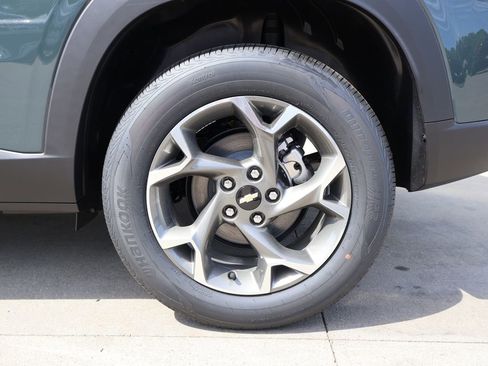 New 2026 Chevrolet Trax LT w/ LT Convenience Package FWD image 36