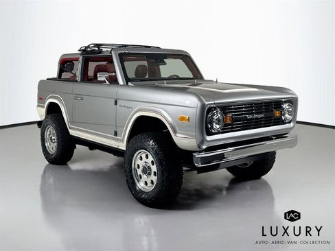 Used 2025 Ford Bronco Badlands image 3