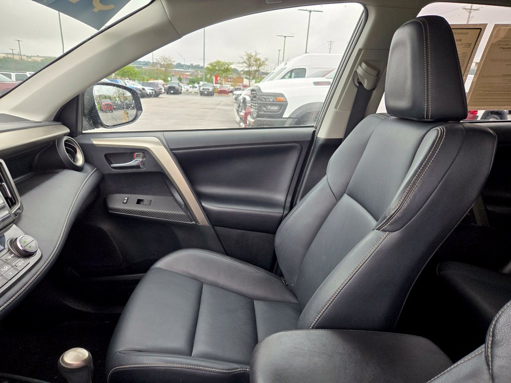 Used 2013 Toyota RAV4 Limited AWD/4WD image 23