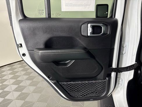 Used 2021 Jeep Wrangler Unlimited Sahara image 40