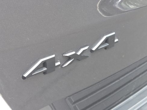 Used 2019 Jeep Grand Cherokee Altitude AWD/4WD image 15
