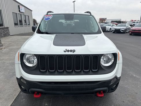 Used 2016 Jeep Renegade Trailhawk image 3