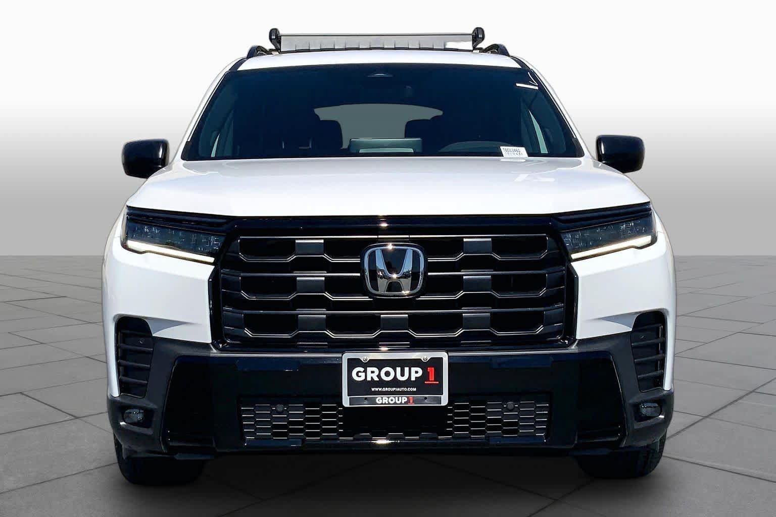 New 2026 Honda Pilot Sport image 3