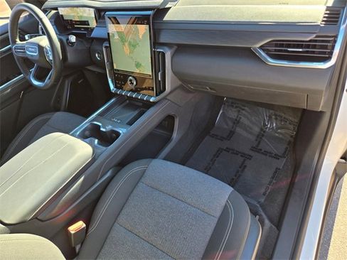 Used 2025 GMC Acadia Elevation image 22