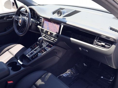 New 2026 Porsche Macan AWD/4WD image 25