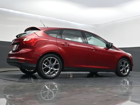 Used 2014 Ford Focus SE w/ Equipment Group 201A FWD image 39