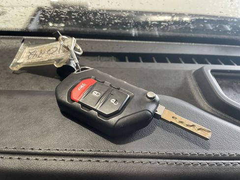 Used 2025 Jeep Wrangler Unlimited Rubicon image 21