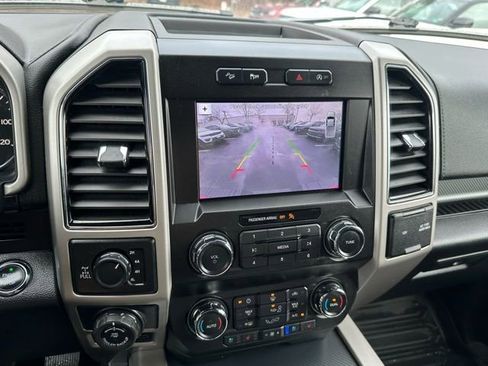 Used 2019 Ford F150 Lariat image 29