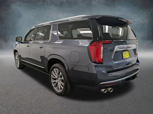 Used 2021 GMC Yukon XL Denali w/ Denali Premium Package AWD/4WD image 6