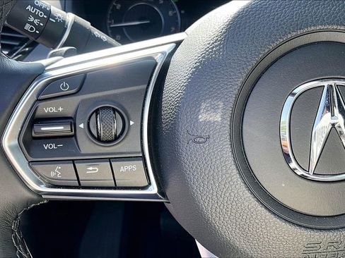 Used 2025 Acura RDX SH-AWD image 25