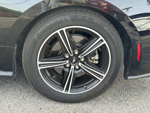 Used 2024 Ford Mustang Premium image 3