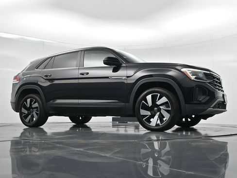 Used 2024 Volkswagen Atlas Cross Sport SE FWD image 19