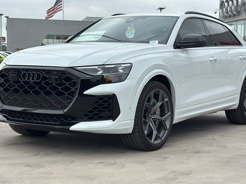 New 2026 Audi RS Q8 performance image 3