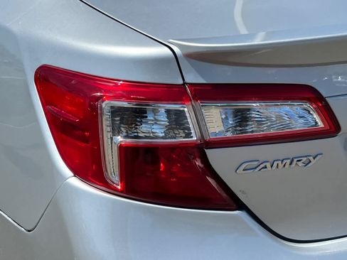 Used 2012 Toyota Camry SE FWD image 20