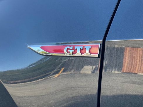 Used 2019 Volkswagen GTI 4-Door FWD image 11