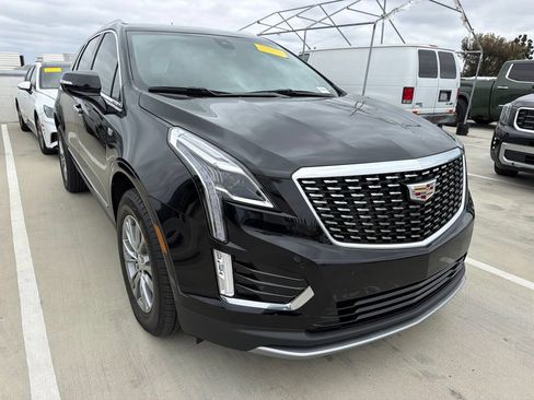 Used 2023 Cadillac XT5 Premium Luxury FWD image 3
