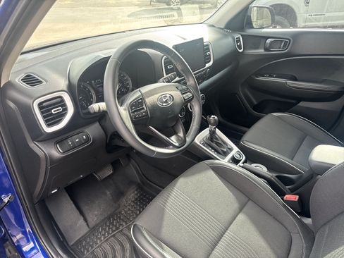 Used 2022 Hyundai Venue Limited w/ Cargo Package FWD image 24