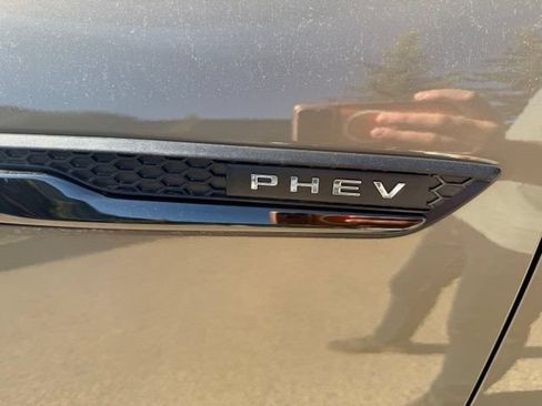 Used 2025 MAZDA CX-70 Plug-In Hybrid w/ Premium Plus AWD/4WD image 17