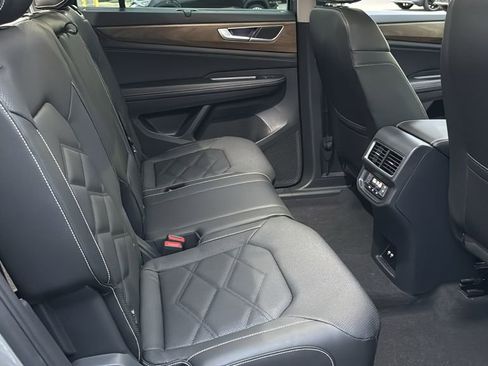 New 2026 Volkswagen Atlas SE image 29