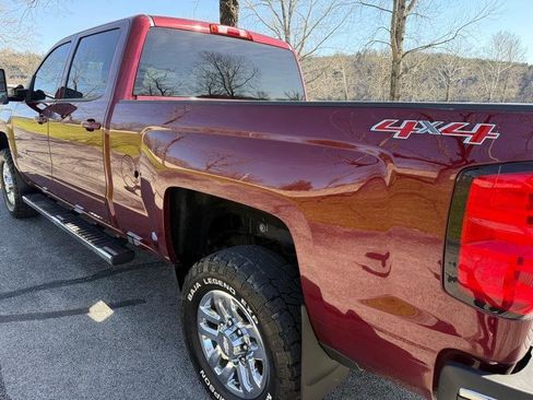 Used 2016 Chevrolet Silverado 2500 LT w/ LT Convenience Package image 12