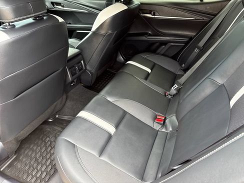 Used 2025 Toyota Camry SE FWD image 15