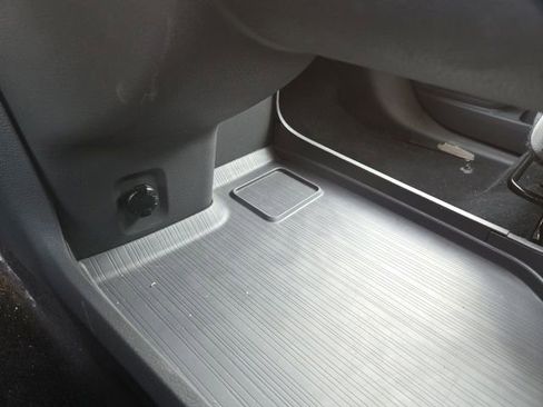 Used 2023 Toyota Sienna LE image 21