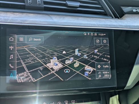 Used 2019 Audi e-tron Prestige AWD/4WD image 22