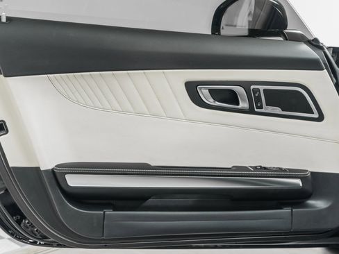 Used 2017 Mercedes-Benz AMG GT Coupe image 32