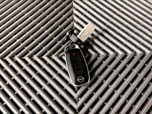 New 2026 Nissan Pathfinder Platinum image 13