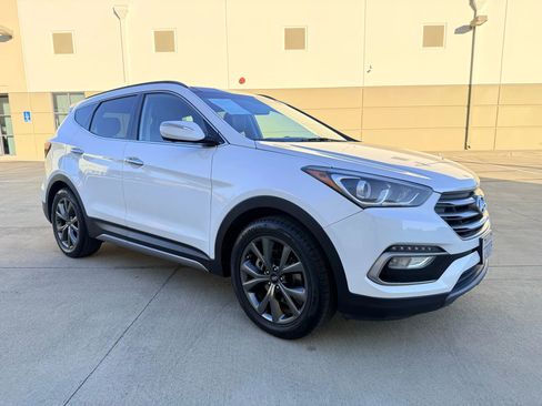 Used 2017 Hyundai Santa Fe Sport image 3