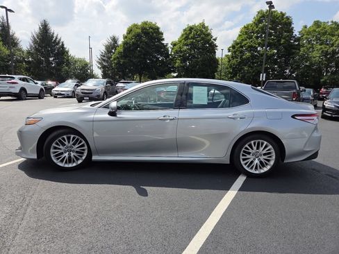 Used 2018 Toyota Camry XLE w/ Driver Assist Package FWD image 19