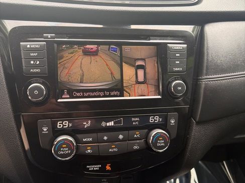 Used 2018 Nissan Rogue SL AWD/4WD image 10