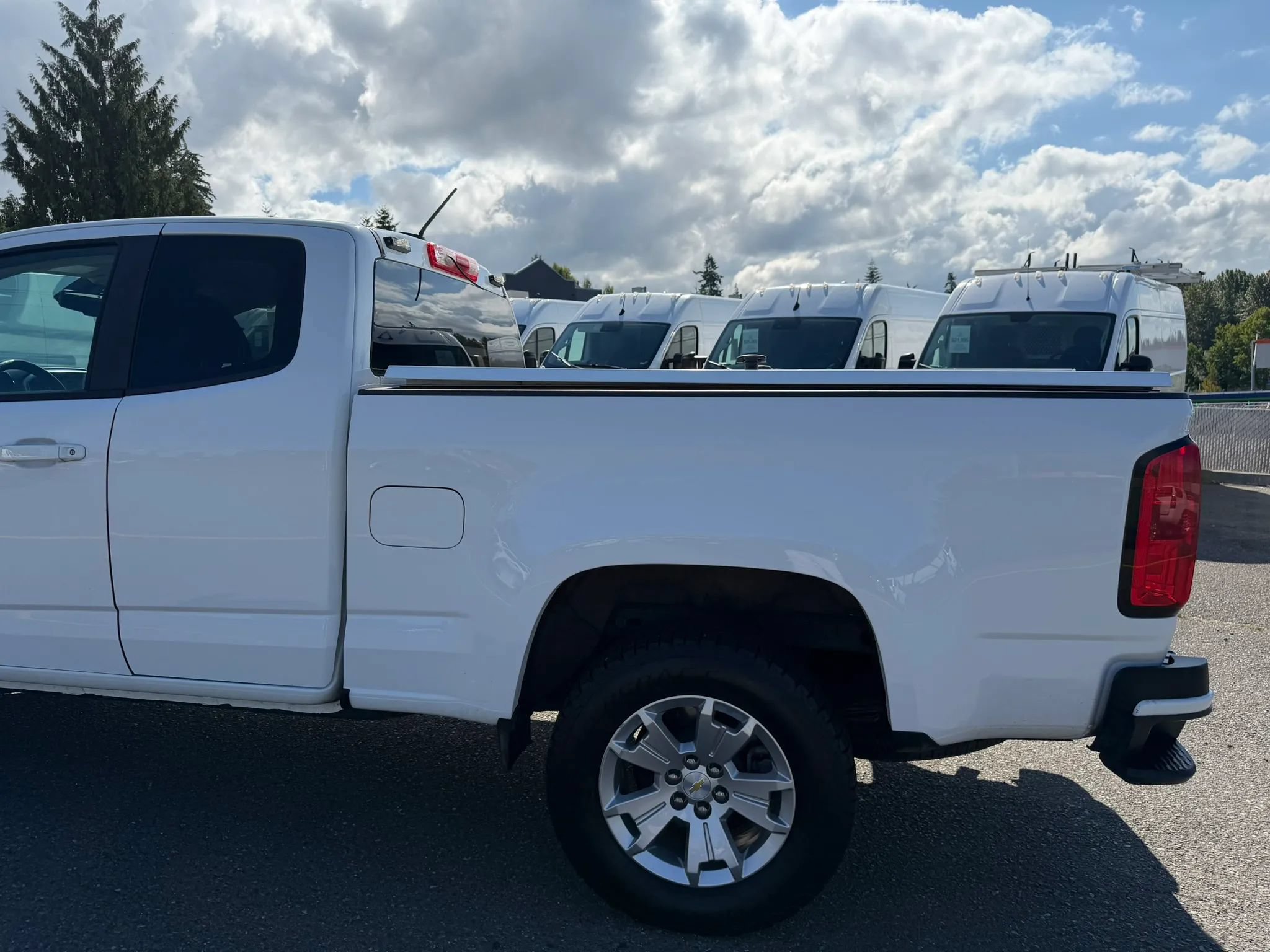 Used 2022 Chevrolet Colorado LT w/ Fleet Safety Package RWD image 9