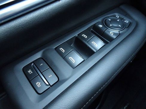 Used 2021 Chevrolet Tahoe High Country w/ Premium Package image 24