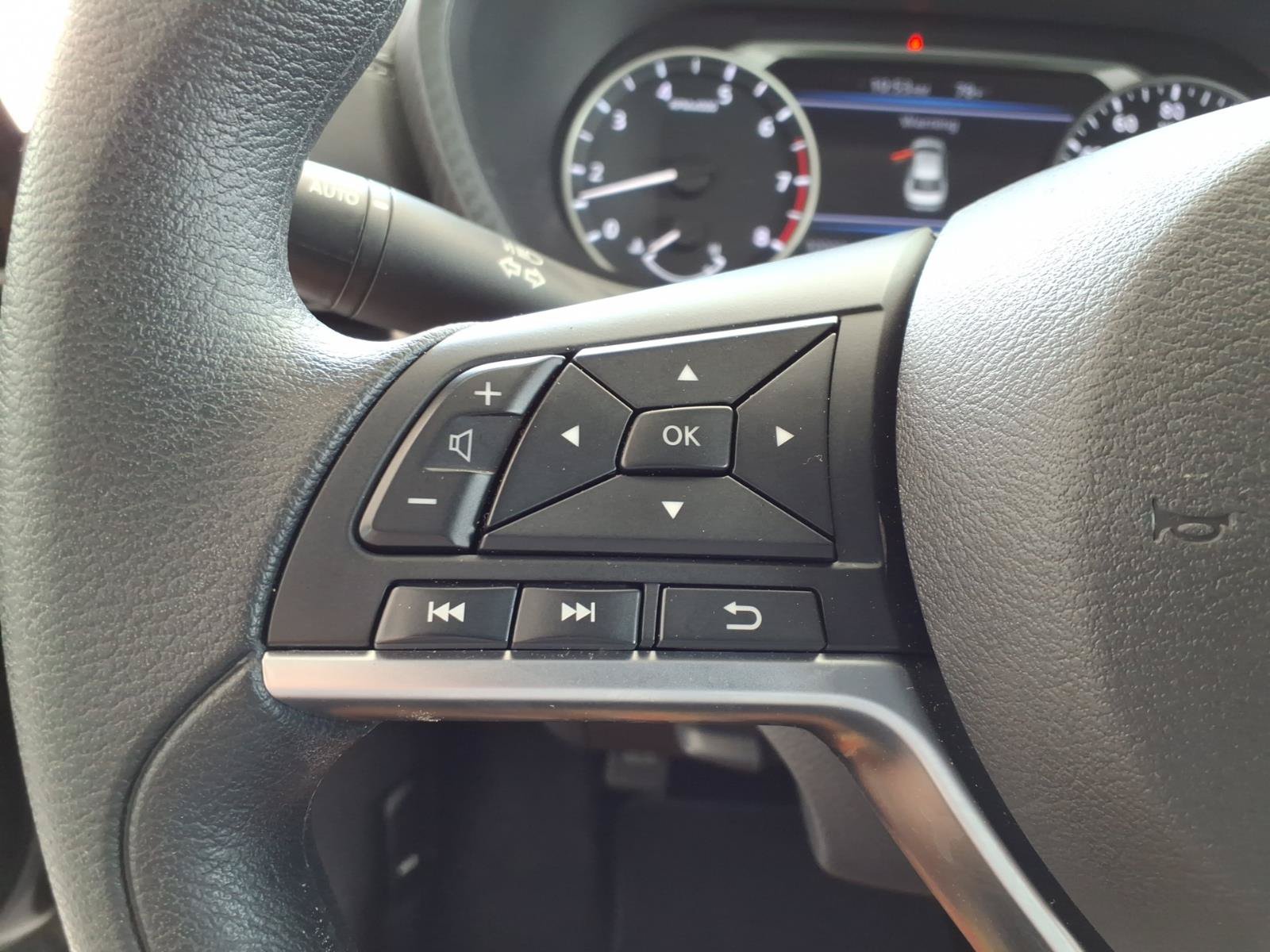 Used 2025 Nissan Sentra SV FWD image 15
