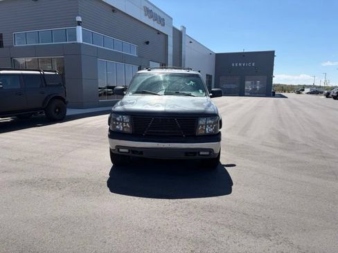 Used 2005 Chevrolet Tahoe LT w/ LT Preferred Equipment Group AWD/4WD image 8